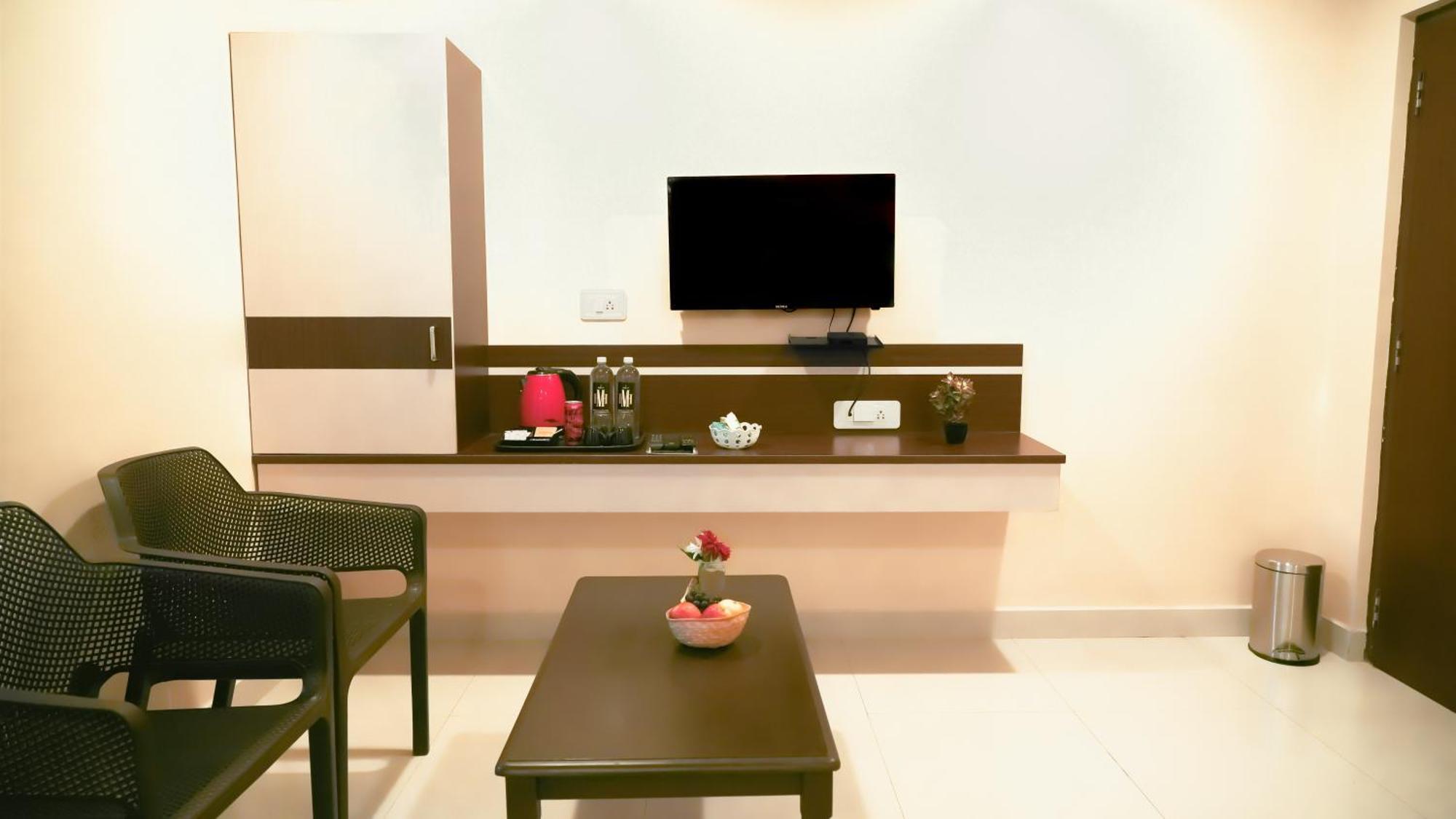 Hotel Mountview Comforts Tirupati Exterior foto