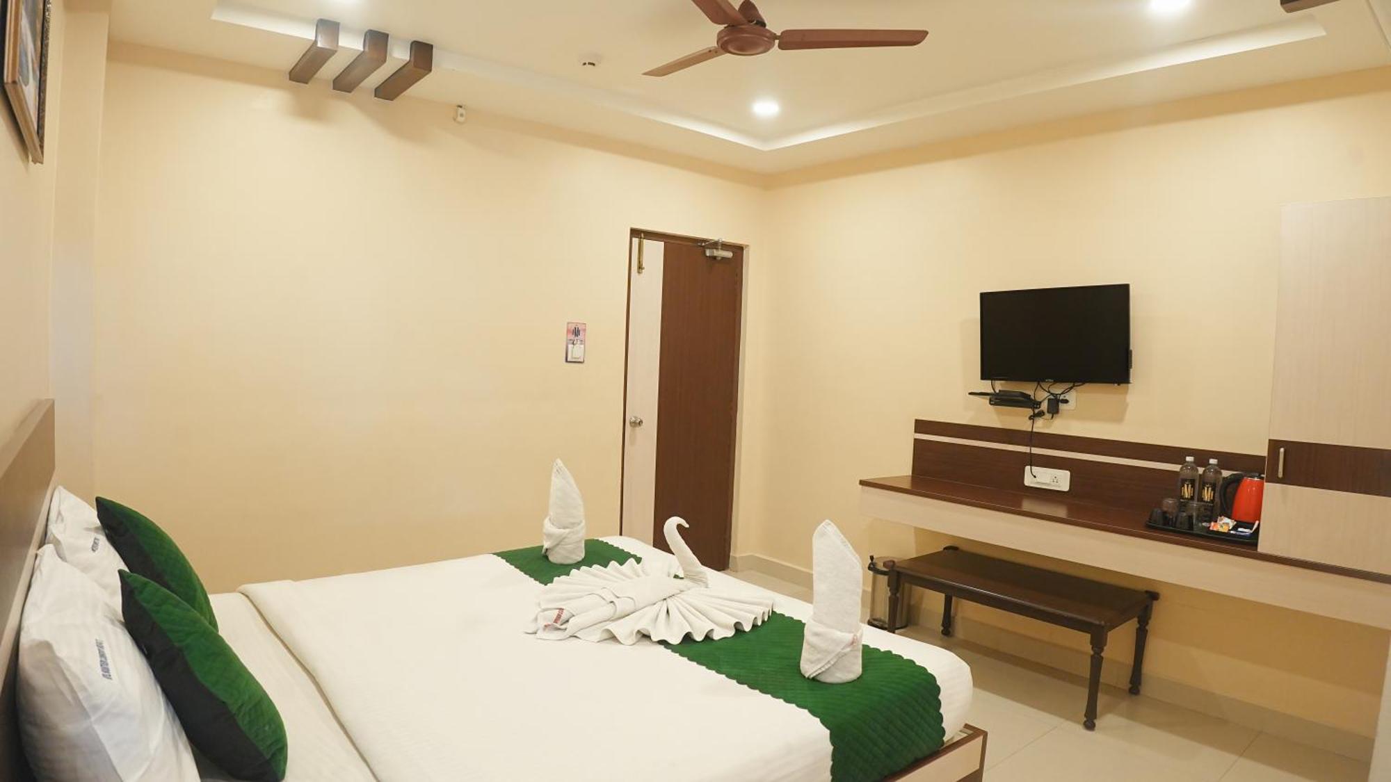 Hotel Mountview Comforts Tirupati Exterior foto